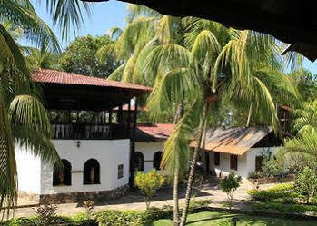 Hotel Puerto Palmeras Tarapoto Resort Esterno foto