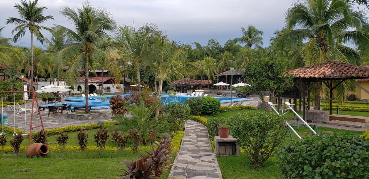 Hotel Puerto Palmeras Tarapoto Resort Esterno foto