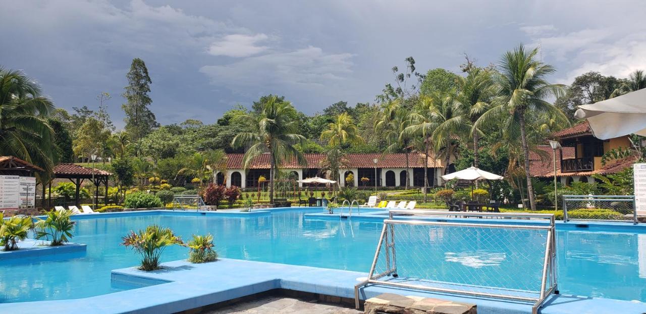 Hotel Puerto Palmeras Tarapoto Resort Esterno foto